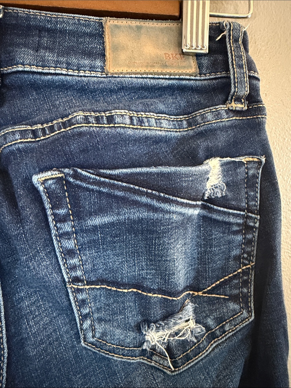 BKE Stella Distressed Low Rise Ankle Skinny Jeans Size 25 Medium Wash - Picture 7 of 7